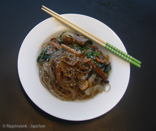 japchae nourriture traditionnelle coréenne