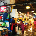 marché authentique idée de visite en Corée du sud à Séoul poisson frais découverte de la cuisine coréenne